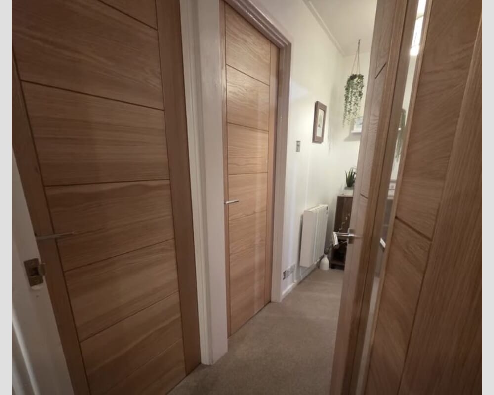 1981 x 711 x 35mm (28") Modern 7 Panel Oak - Prefinished Internal Doors
